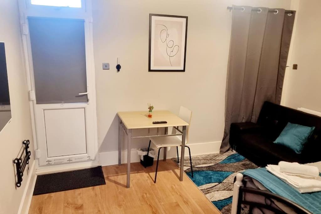 Stylish Apartment, Self Check-In, Ideal 4 Contractors, 25Mins To Gatwick Airport Thornton Heath Exteriér fotografie
